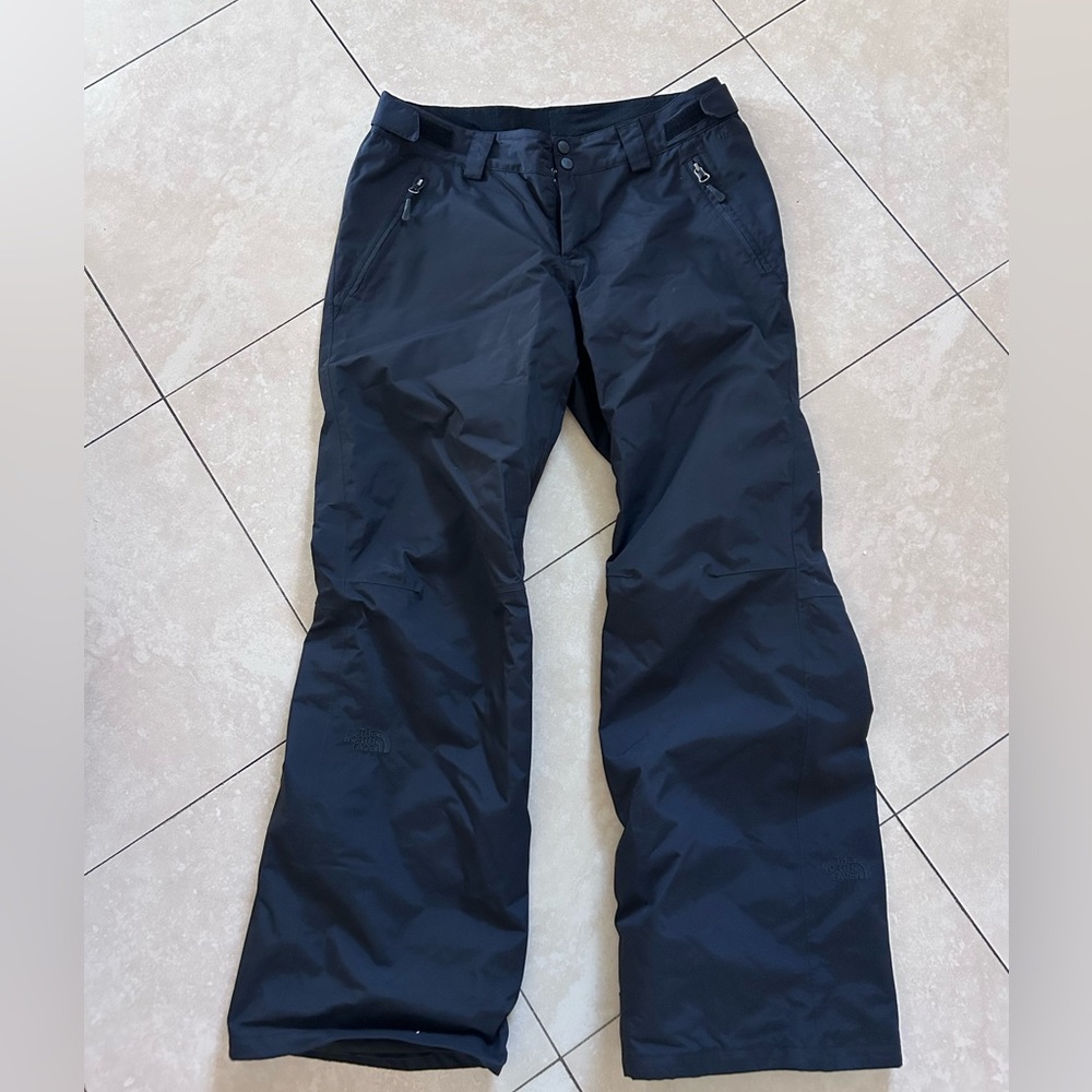 North face women’s black ski pants short